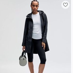 NWOT Lululemon Rain Rebel Jacket in Black 14